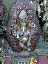 lord Ganesh statue, Hindu God Sculpture, Ganesh Figure,
handmade statue craft, Nepali artists Ganesh statue,
brass statue craft, Ganesh Garden Statue