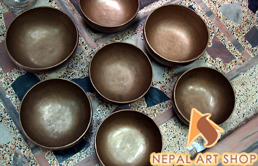 Tibetische handgefertigte Klangschalen, Tibetische Klangschalen Großhandel aus Nepal, Klangschalen-Meditation, Chakra-Klangschalen

Tibetische Klangschalen-Meditation, Himalaya-Klangschalen, Rin-Gongs, Himalaya-Schalen, Gongs, Heilende Klangschalen, Klangschalen Nepal